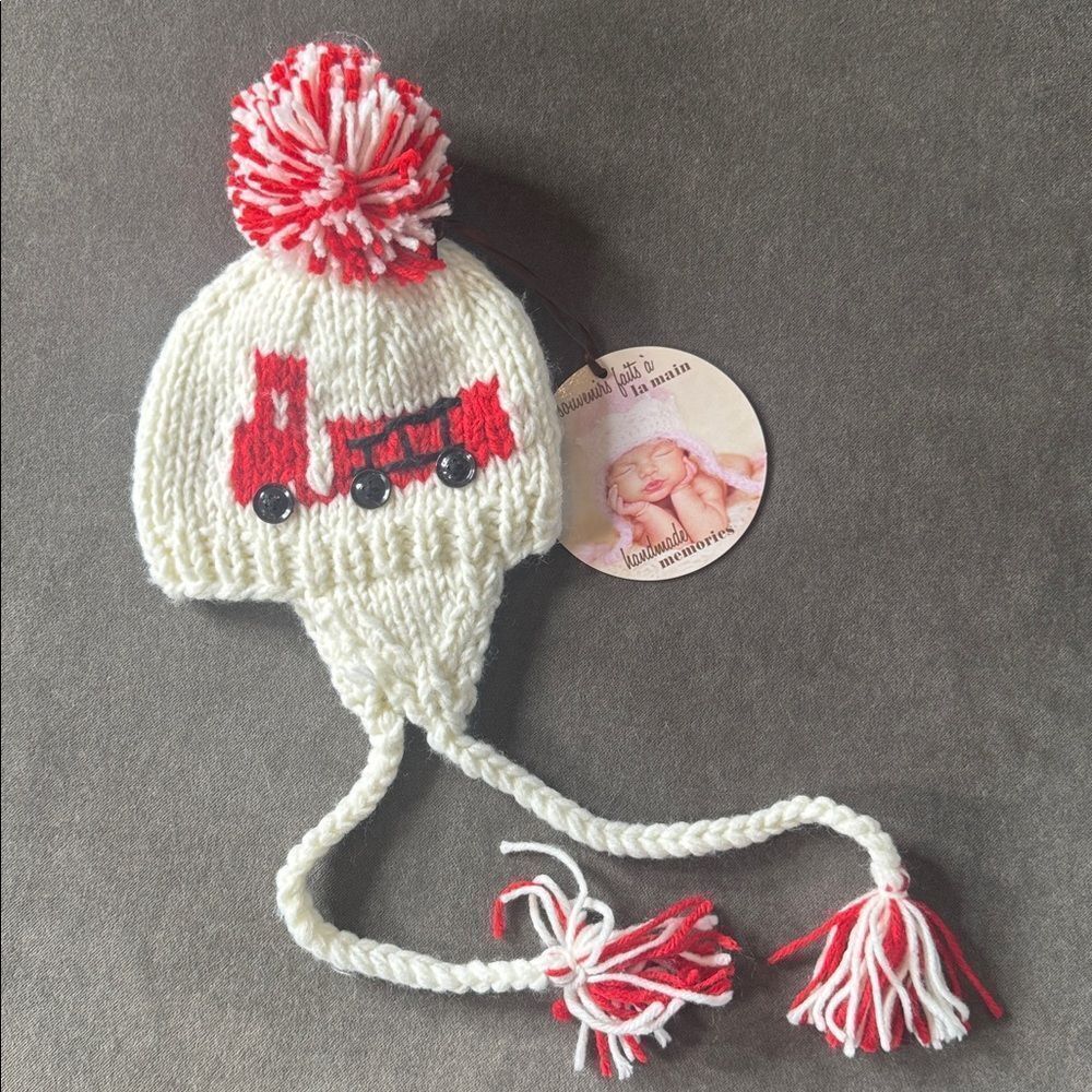 Daisy Baby Infant Boys Red White Firetruck Hat Beanie Pompom 0-6 months NEW - Picture 2 of 6